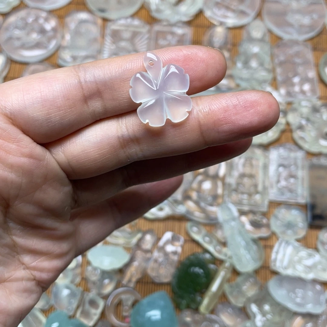 未镶嵌蛇纹石玉颈饰