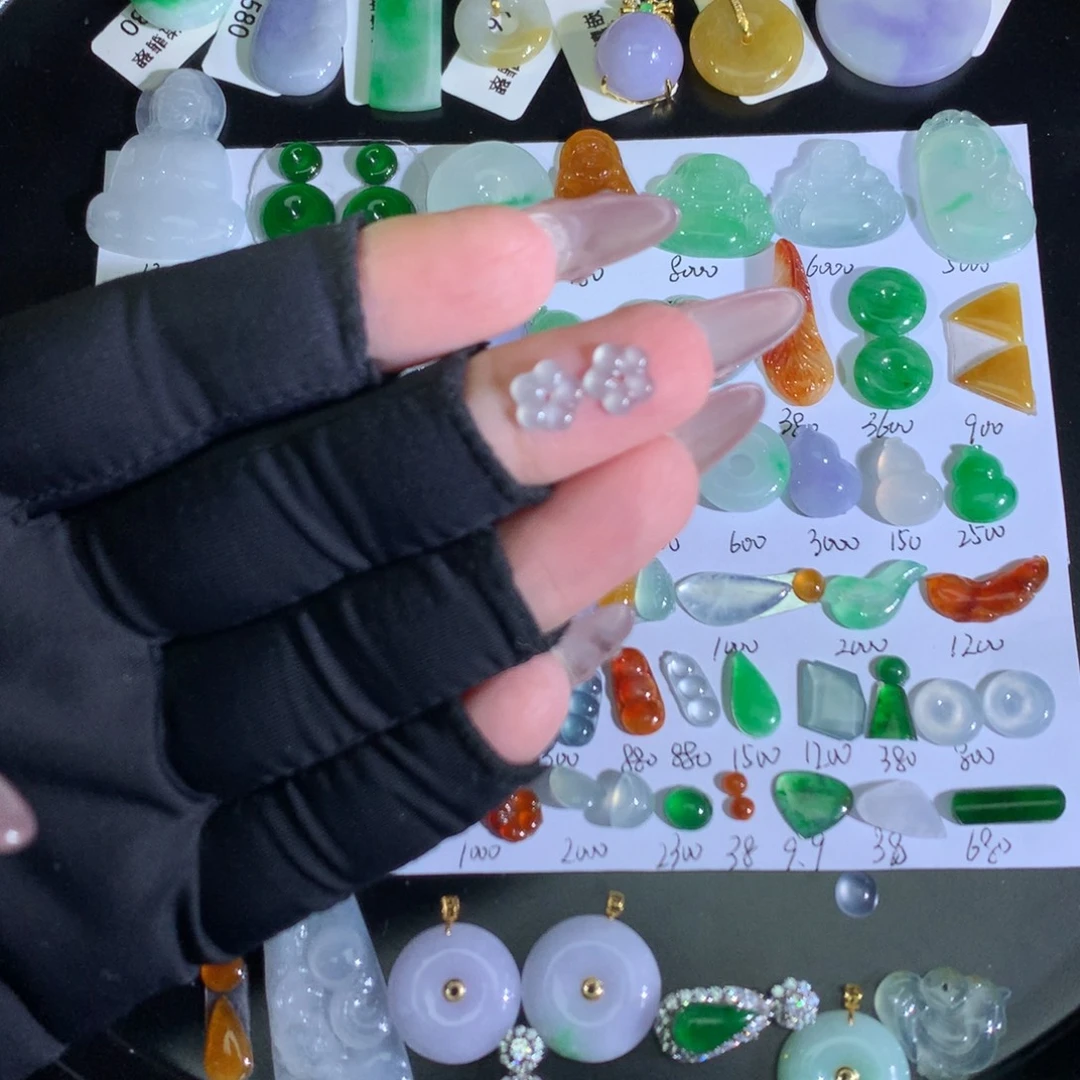 翡翠裸石未镶嵌冰蓝花