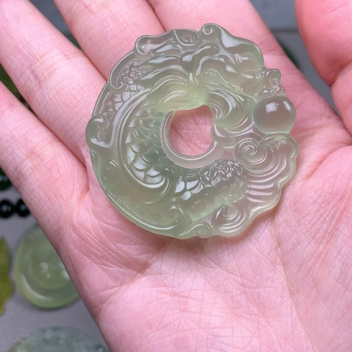蛇纹石玉未镶嵌颈饰岫玉