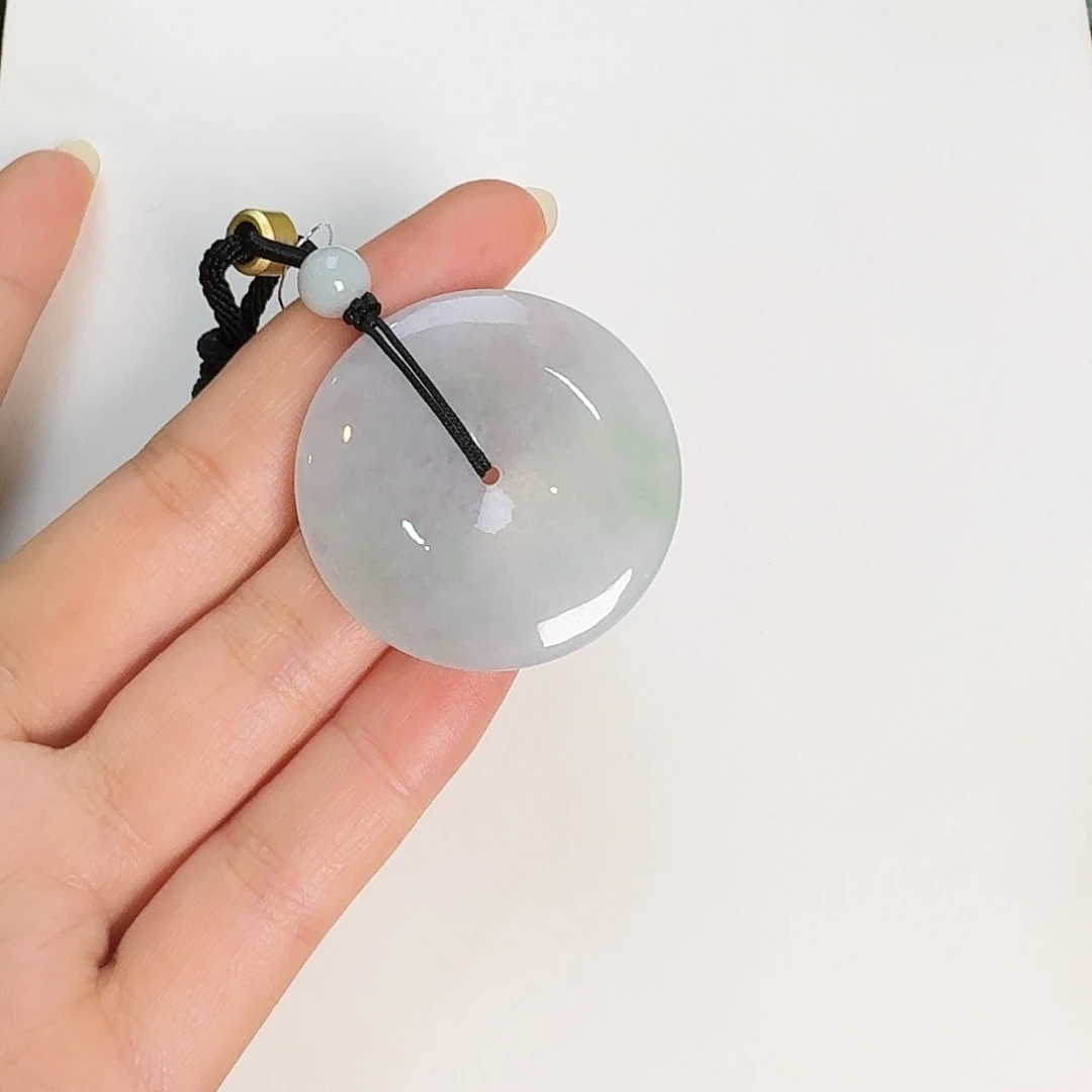 翡翠颈饰未镶嵌平安扣