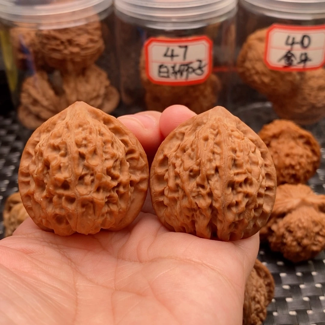 吊坠文玩核桃38金牛