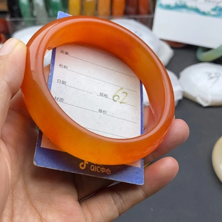 未镶嵌手镯石英质玉