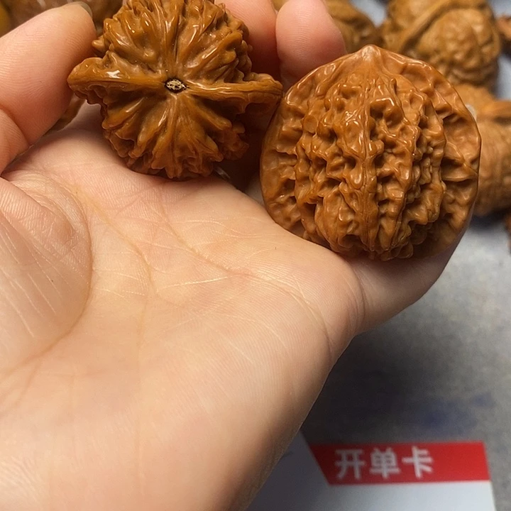 吊坠文玩核桃盘龙纹