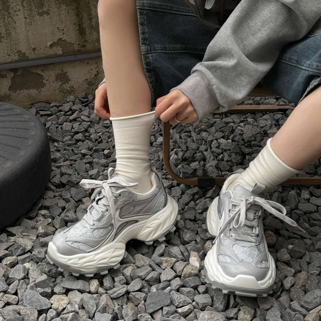 小发喵「曜石灰霓光黄解构运动鞋｜缓震厚底都市休闲格调之选」999