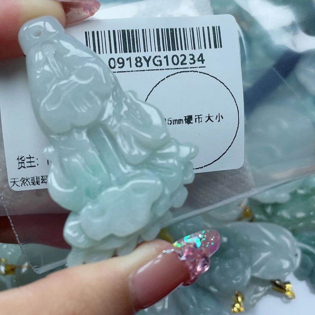 吊坠(不含链)未镶嵌翡翠