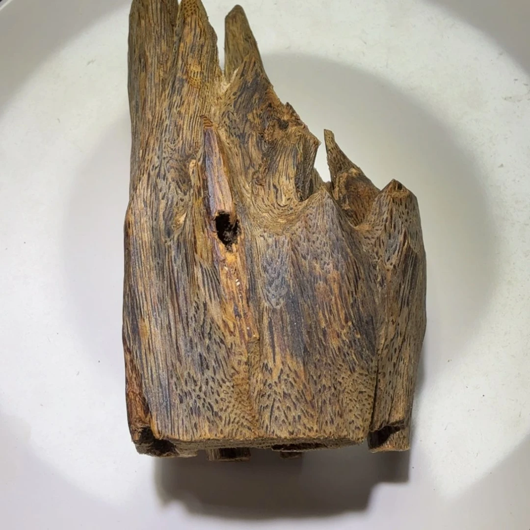 手把件沉香沉香奇楠大山老虫漏112克