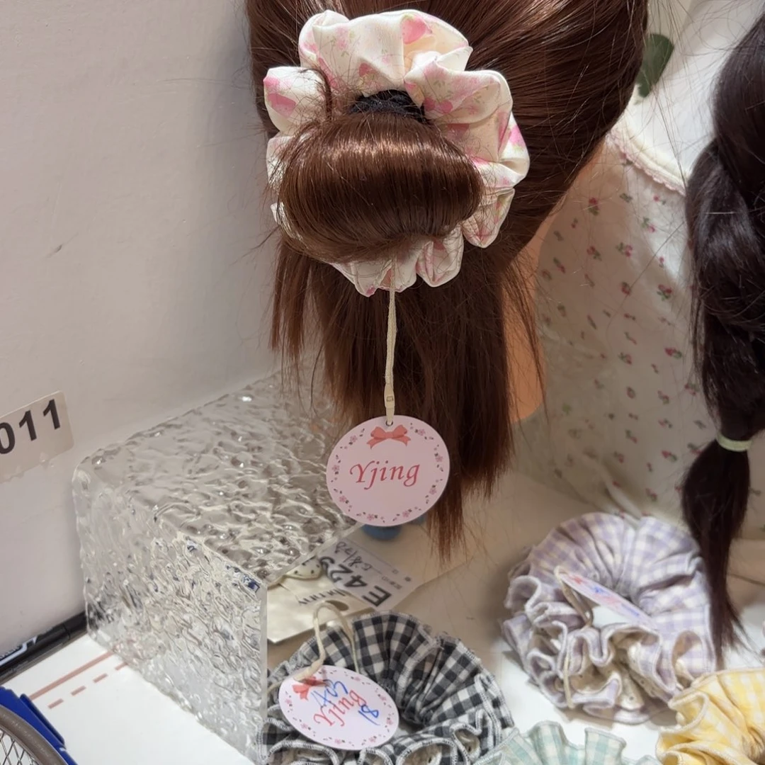 布艺非金属缎面草莓