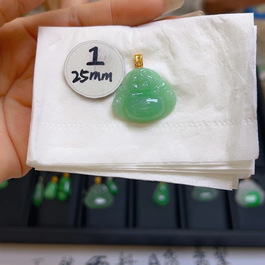 翡翠颈饰18K金镶嵌翡翠