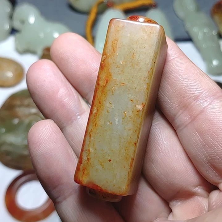 和田玉未镶嵌颈饰品****?