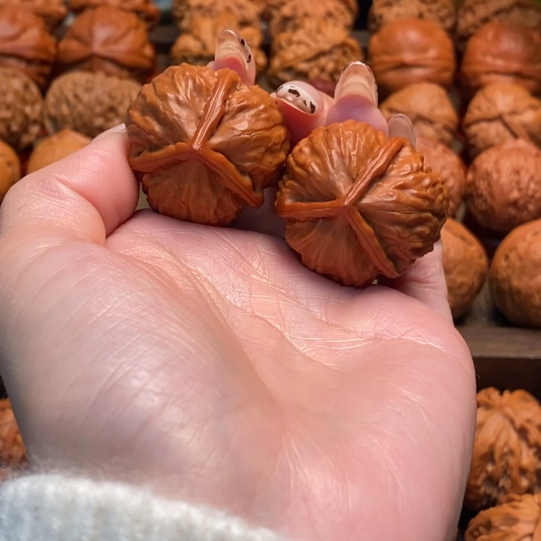 文玩核桃把件蛤蟆三棱