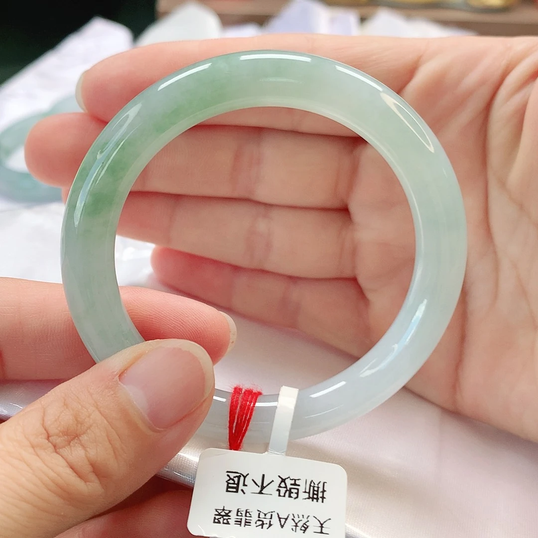翡翠手镯未镶嵌51圆