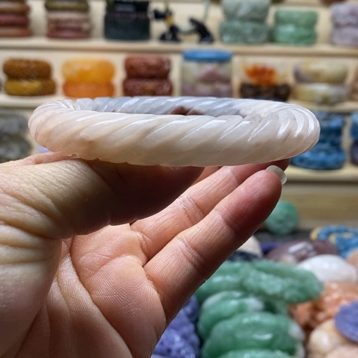 未镶嵌手镯石英质玉