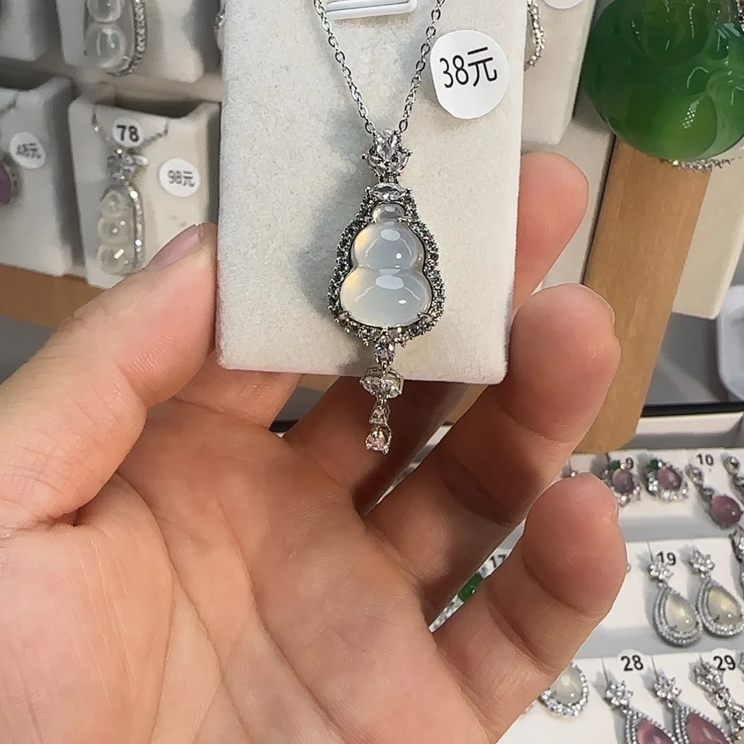 玛瑙/玉髓颈饰合金