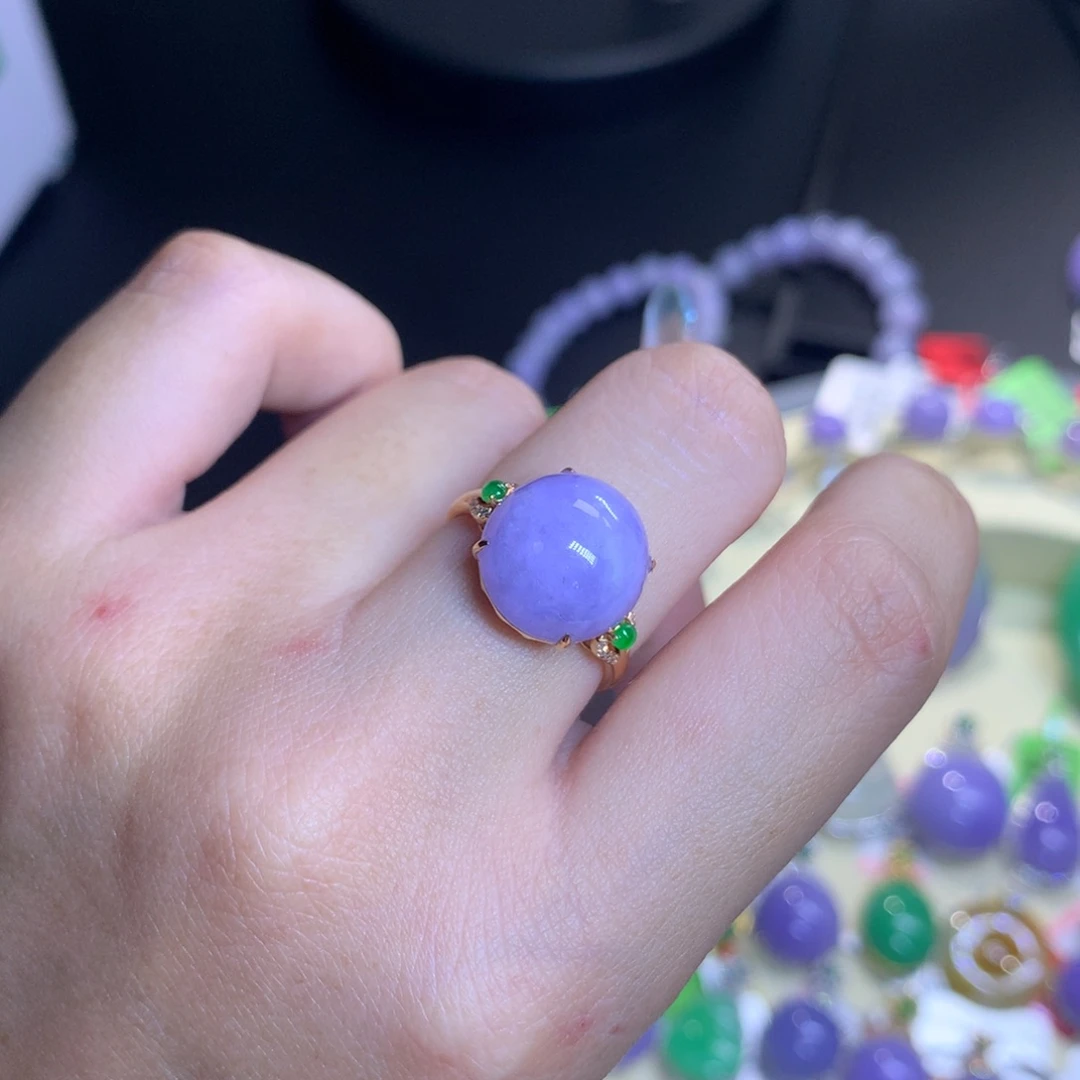 颈饰18K金镶嵌翡翠天然