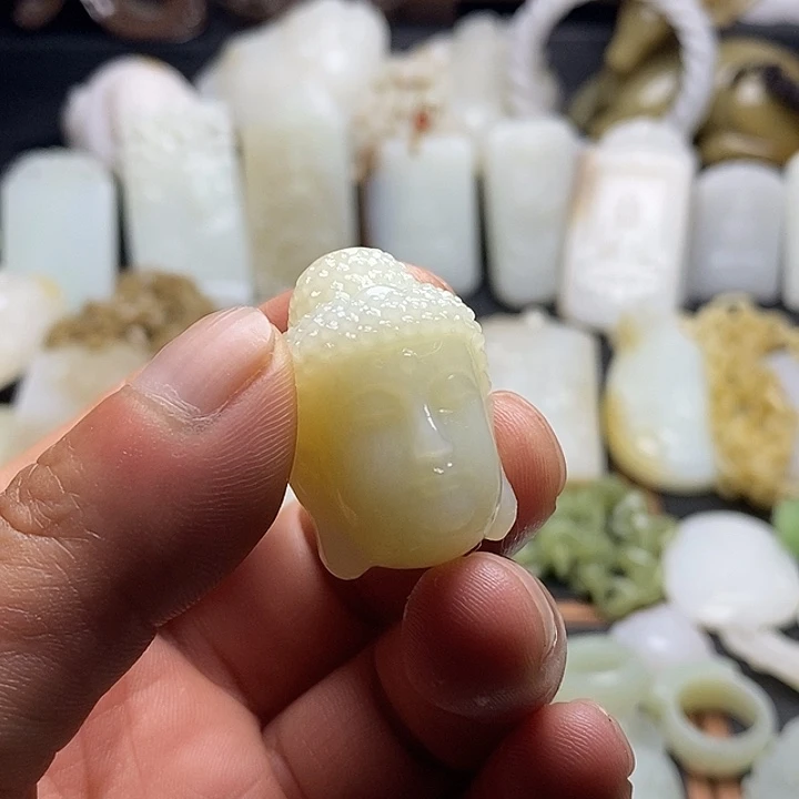 和田玉（糖玉）未镶嵌挂件