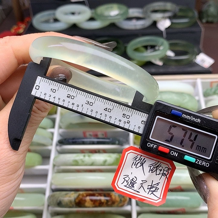 蛇纹石玉手镯未镶嵌525