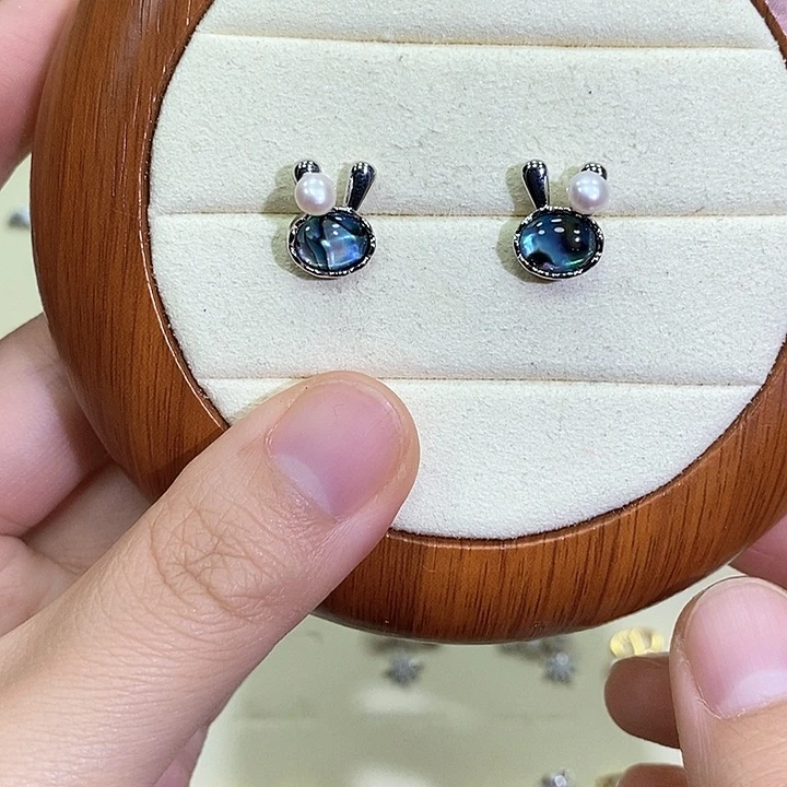 未镶嵌耳饰淡水珍珠