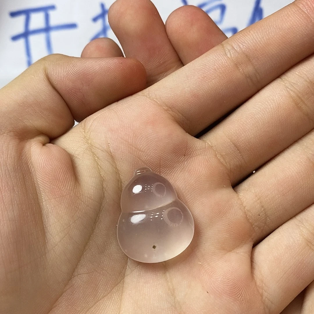 颈饰未镶嵌石英质玉