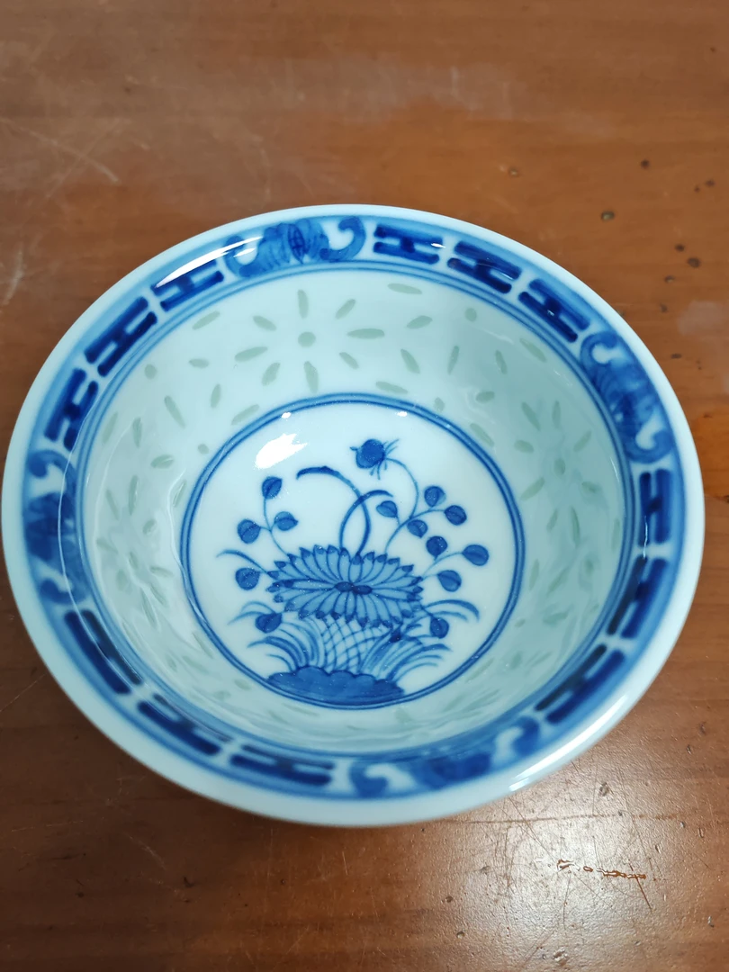 景德镇玲珑青花小茶碗