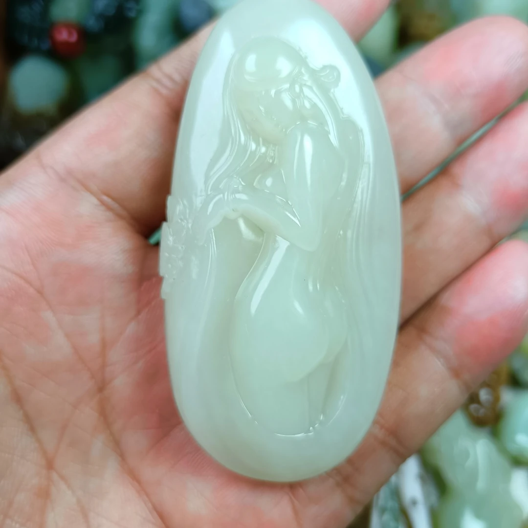天然和田玉新疆且末料手工雕刻玉美人虞美人白色精美款手把件