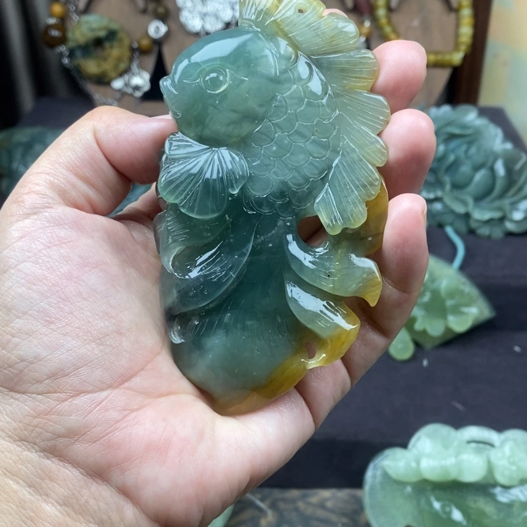 泓***ì蛇纹石玉未镶嵌颈饰