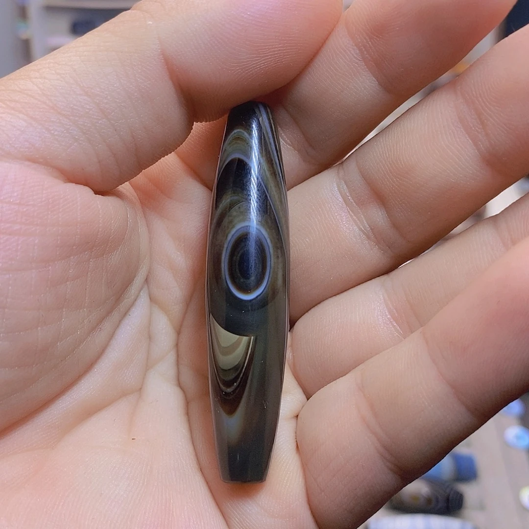 紫***来玛瑙/玉髓未镶嵌珠宝奇石