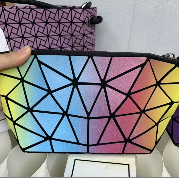 新款夏季时尚简约几何斜挎手提休闲菱格包包化妆2025年流行女包