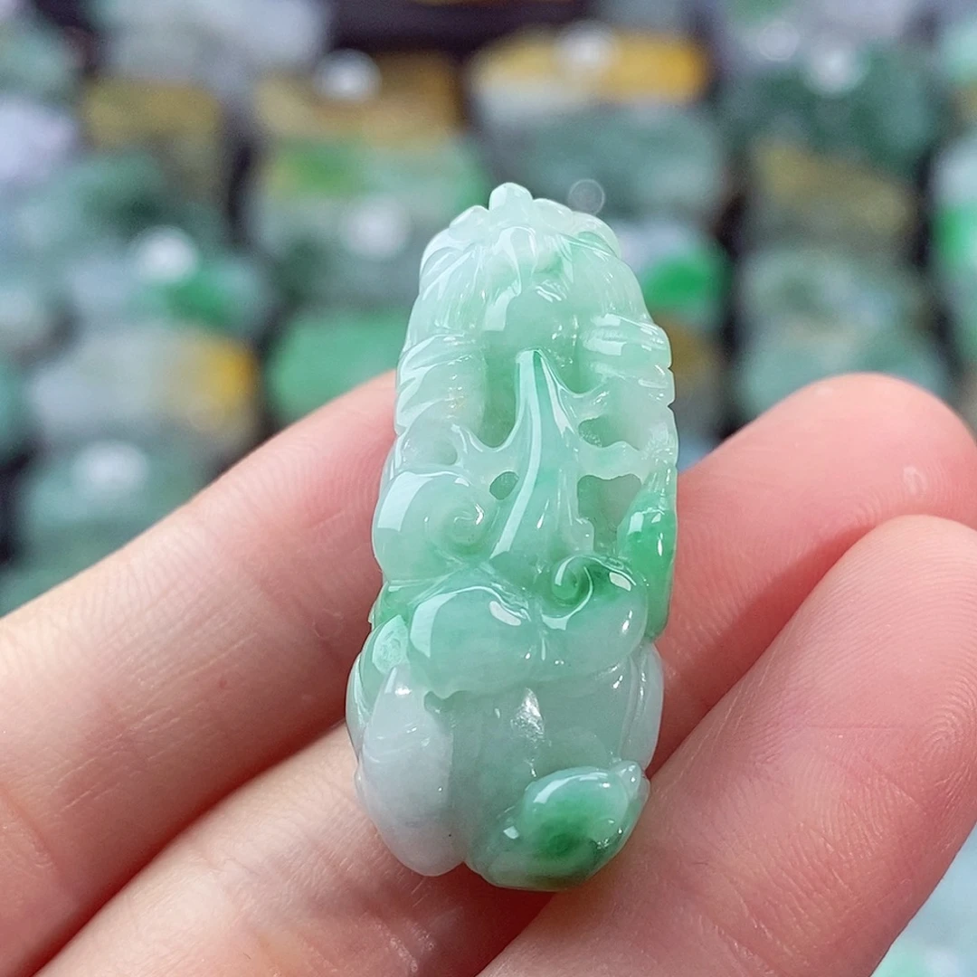 颈饰未镶嵌翡翠天然