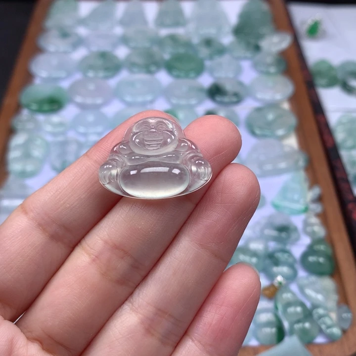 颈饰未镶嵌翡翠冰种佛公