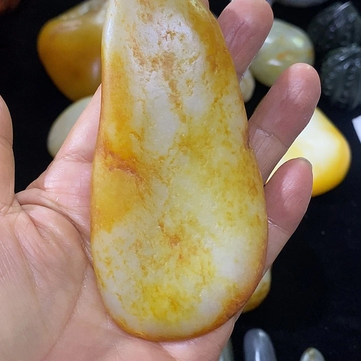 深***秀未镶嵌和田玉（糖玉）挂件