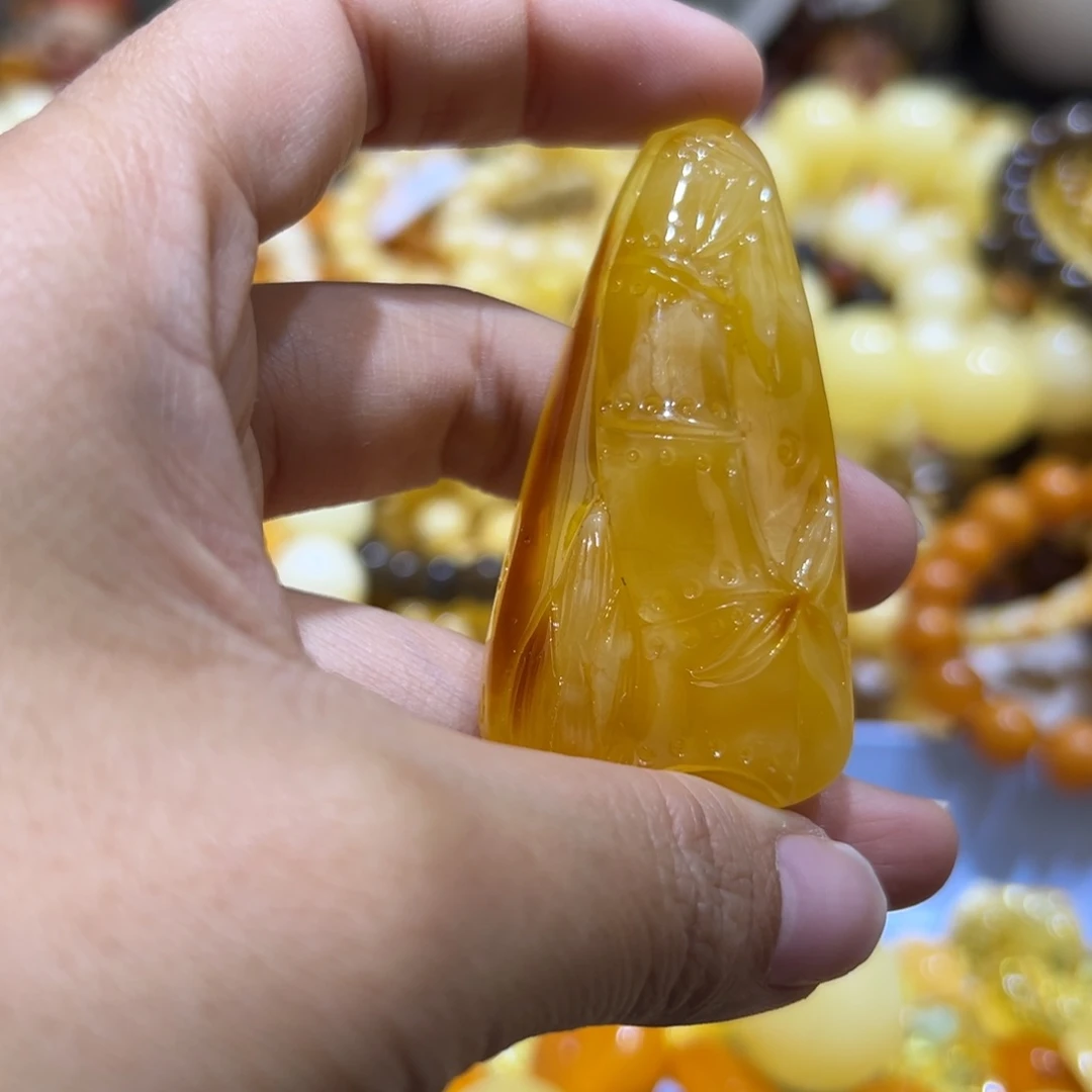 琥珀珠宝奇石未镶嵌