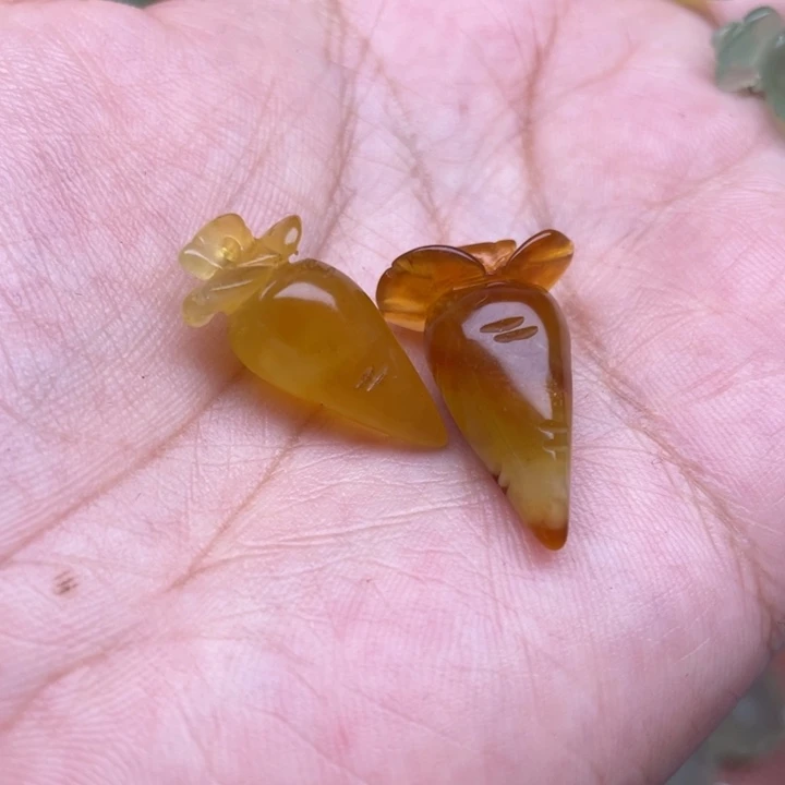 吧***嘣蛇纹石玉未镶嵌颈饰