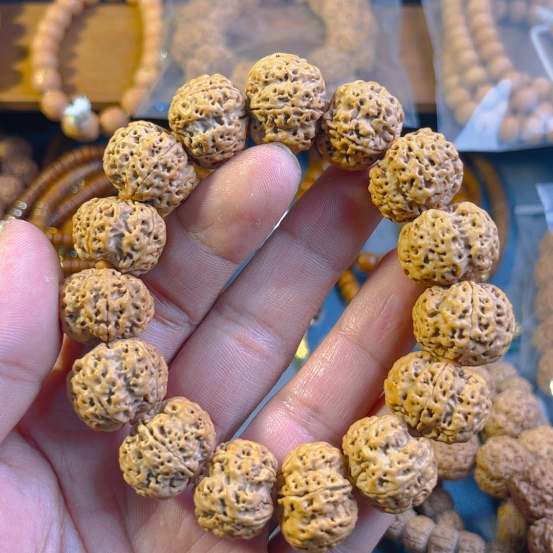 金刚菩提吊坠田**房梅花