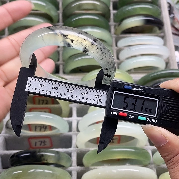 未镶嵌蛇纹石玉手镯175