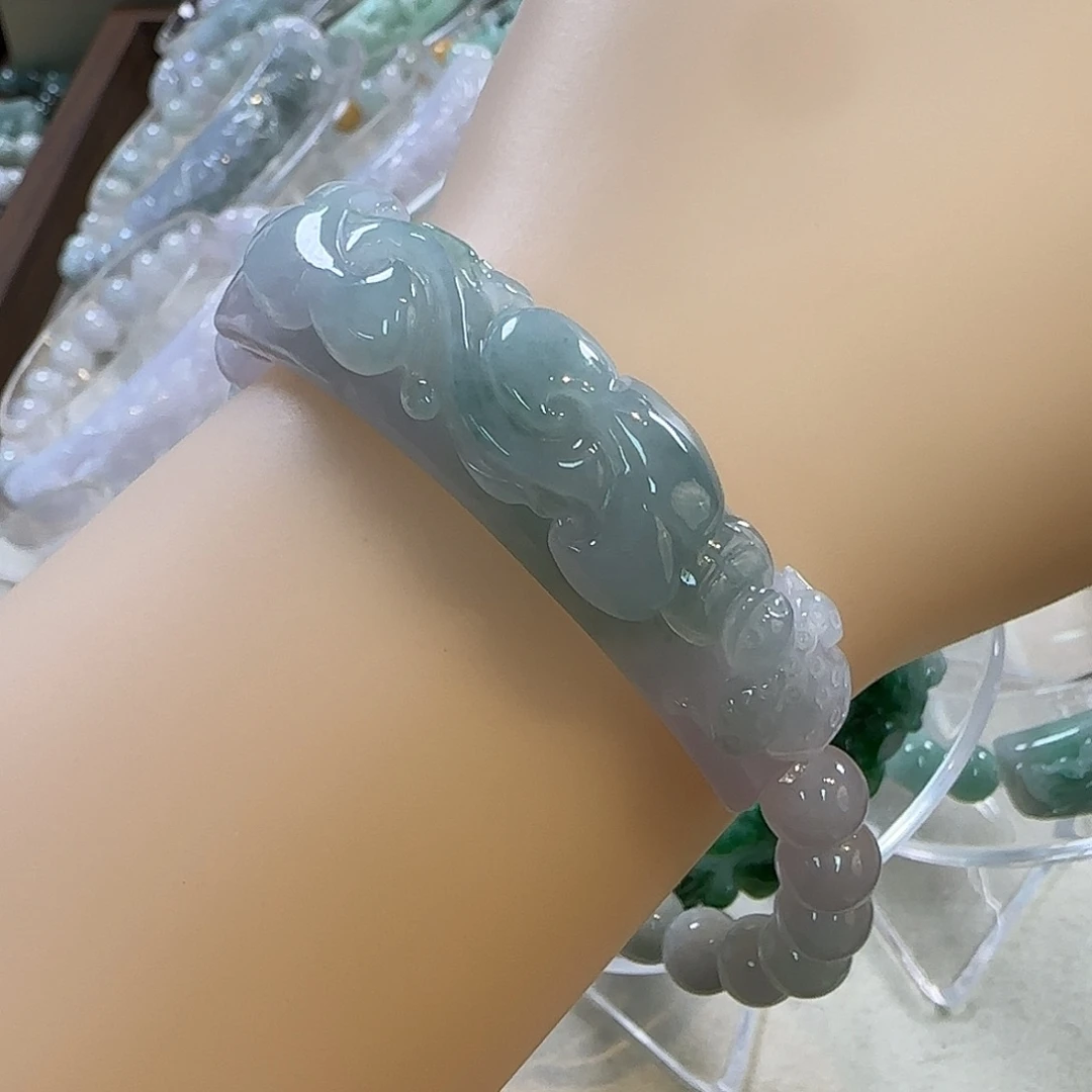 翡翠未镶嵌颈饰手牌