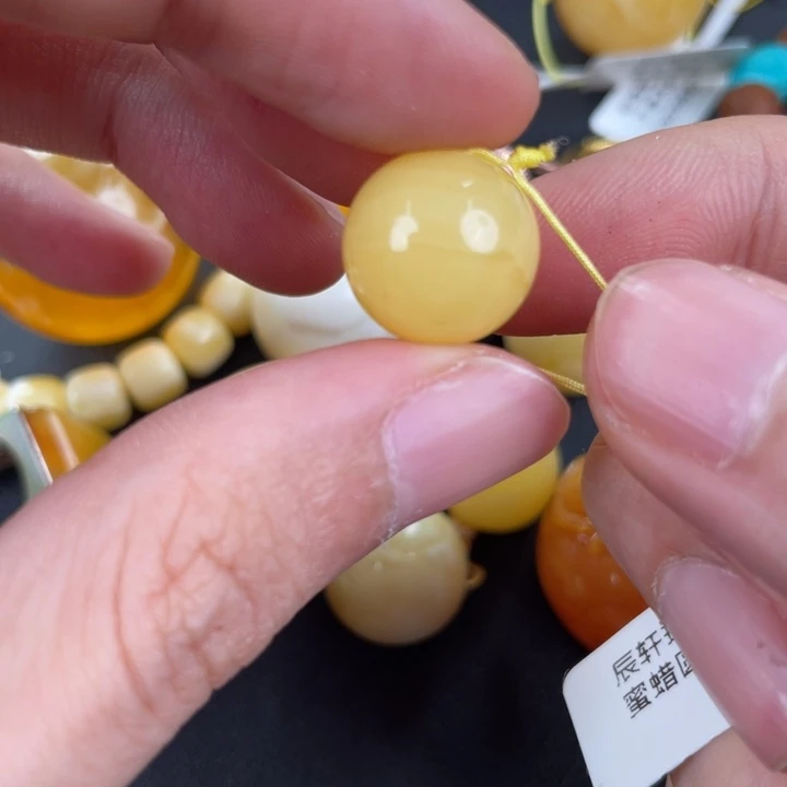 琥珀裸石未镶嵌天然99