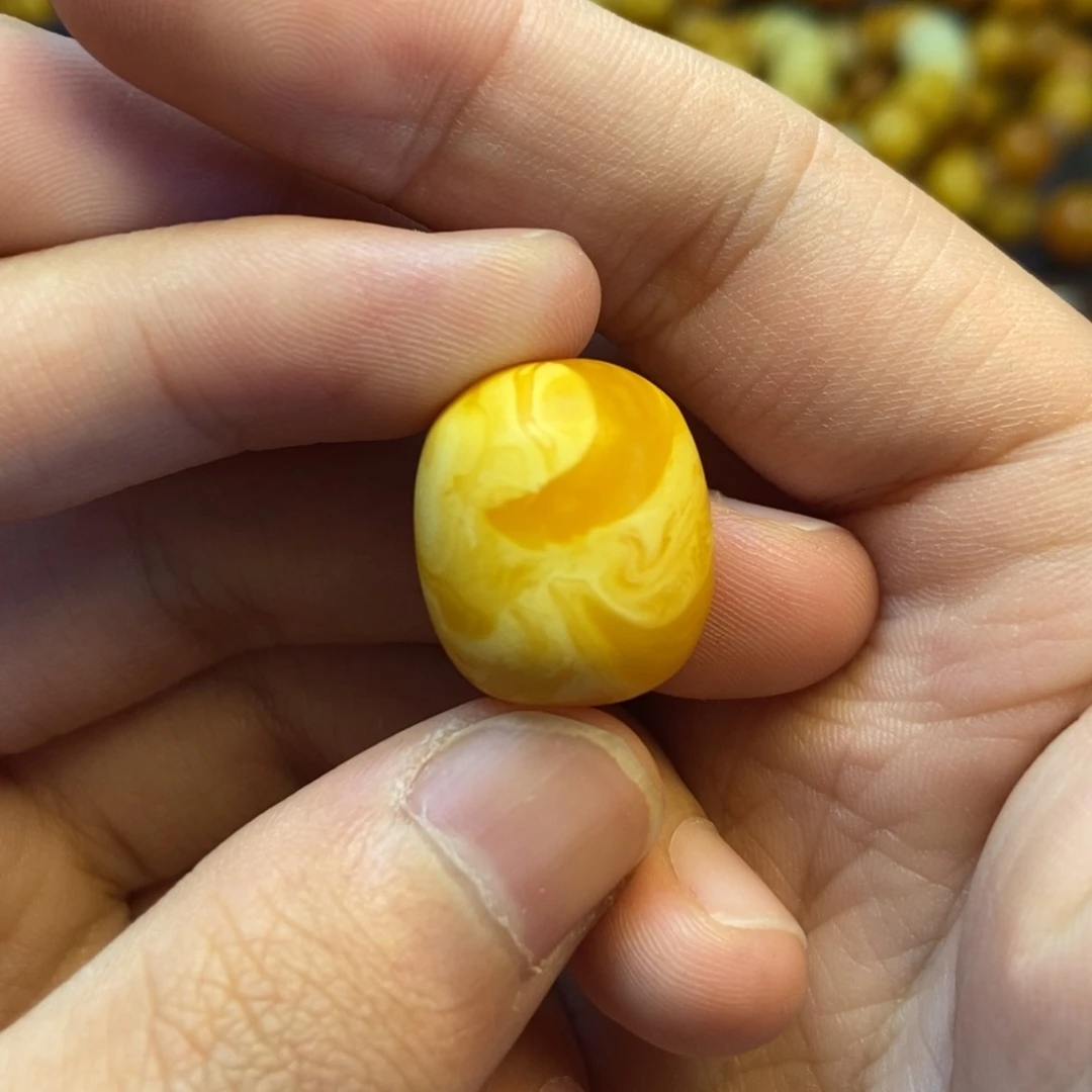 蜜蜡未镶嵌珠宝奇石