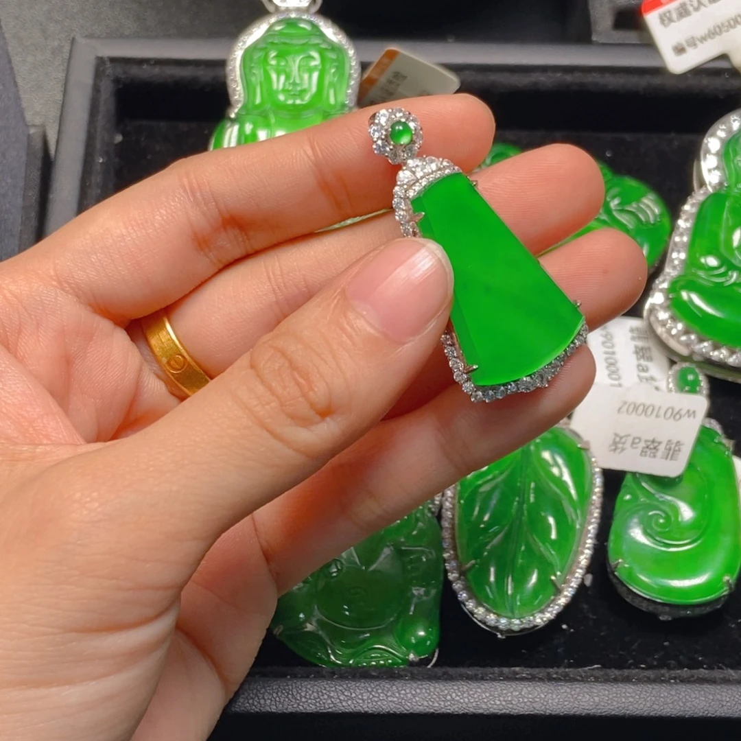 翡翠未镶嵌吊坠(不含链)