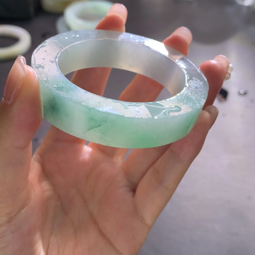 未镶嵌翡翠手镯定制翡翠