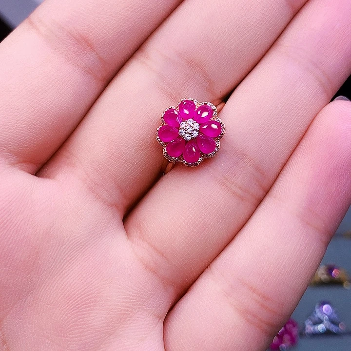 银S925镶嵌红宝石耳饰