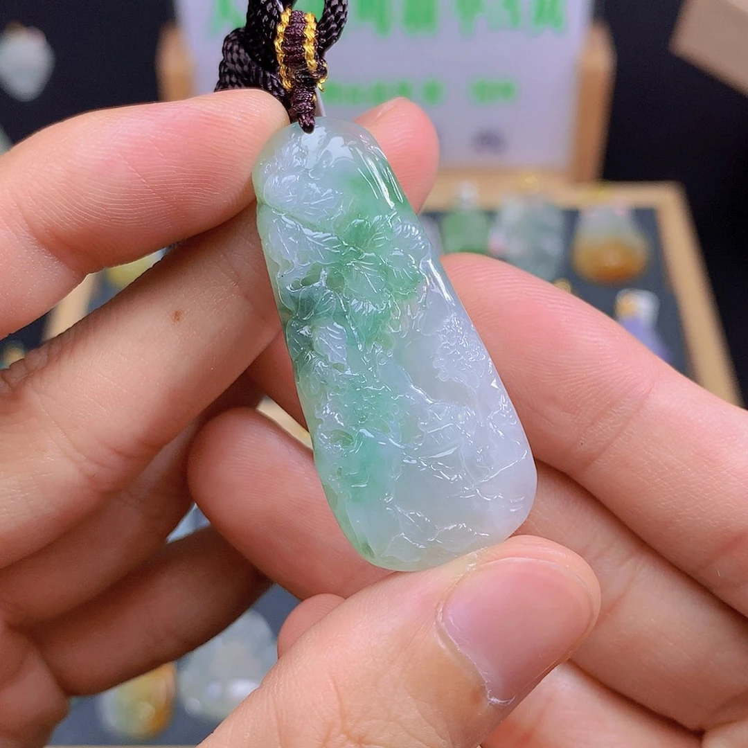 翡翠未镶嵌颈饰翡翠