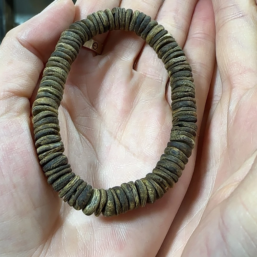 沉香手串绿奇楠沉香沉水片珠虫漏单圈8克手串