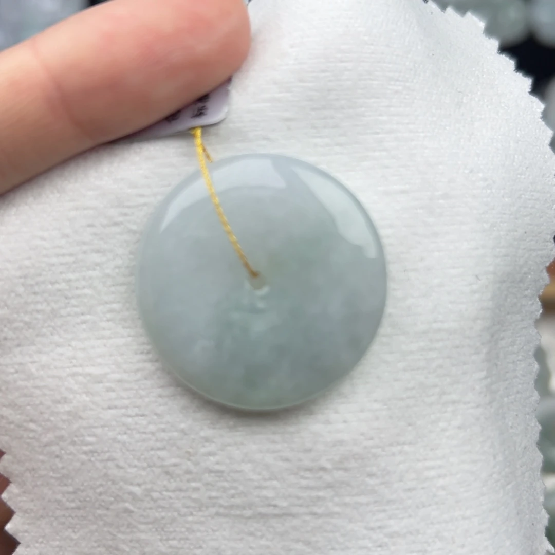 颈饰未镶嵌翡翠平安扣