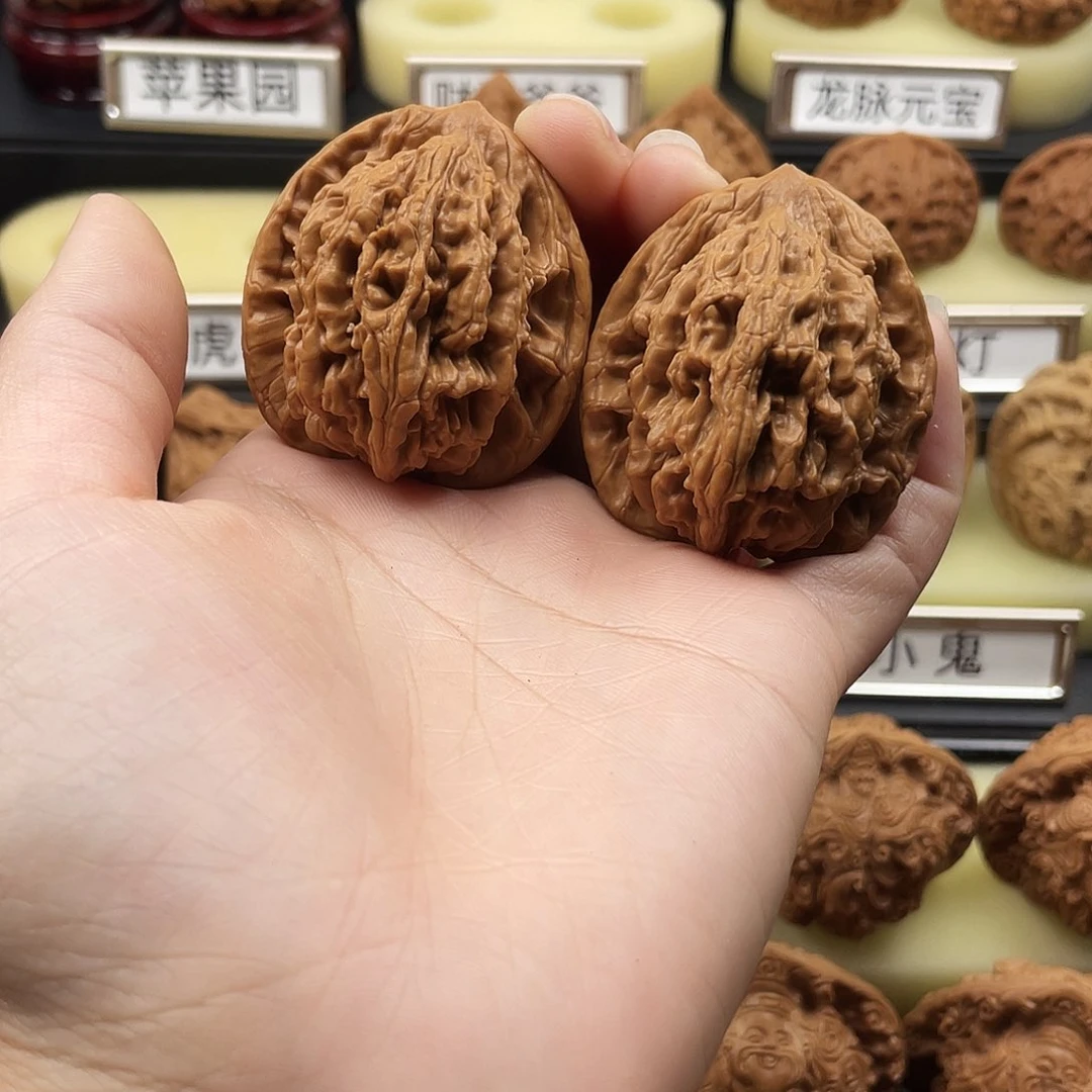 文玩核桃把件?****赁麦虎758