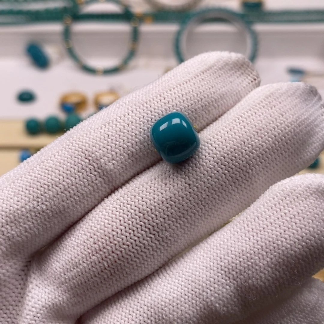 绿松石未镶嵌珠宝奇石蓝色光面老型10*9mm