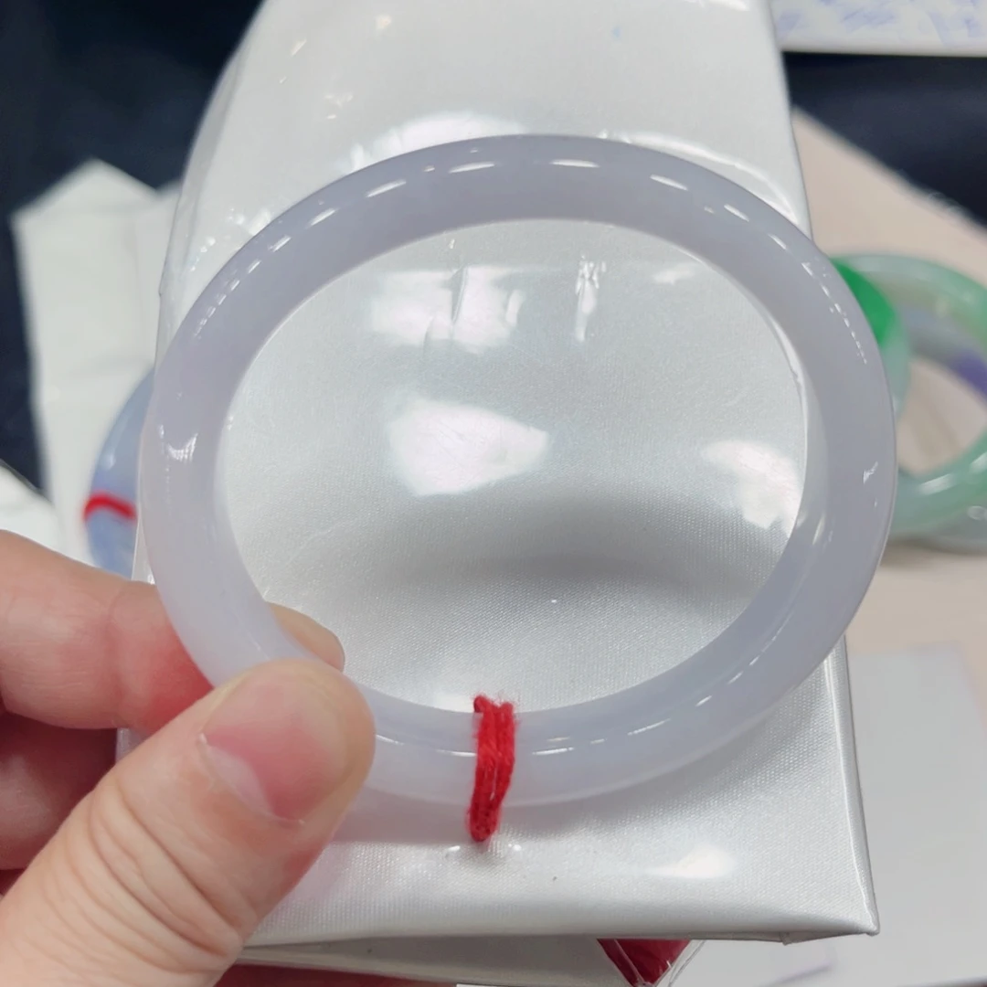 翡翠手镯未镶嵌56.5贵