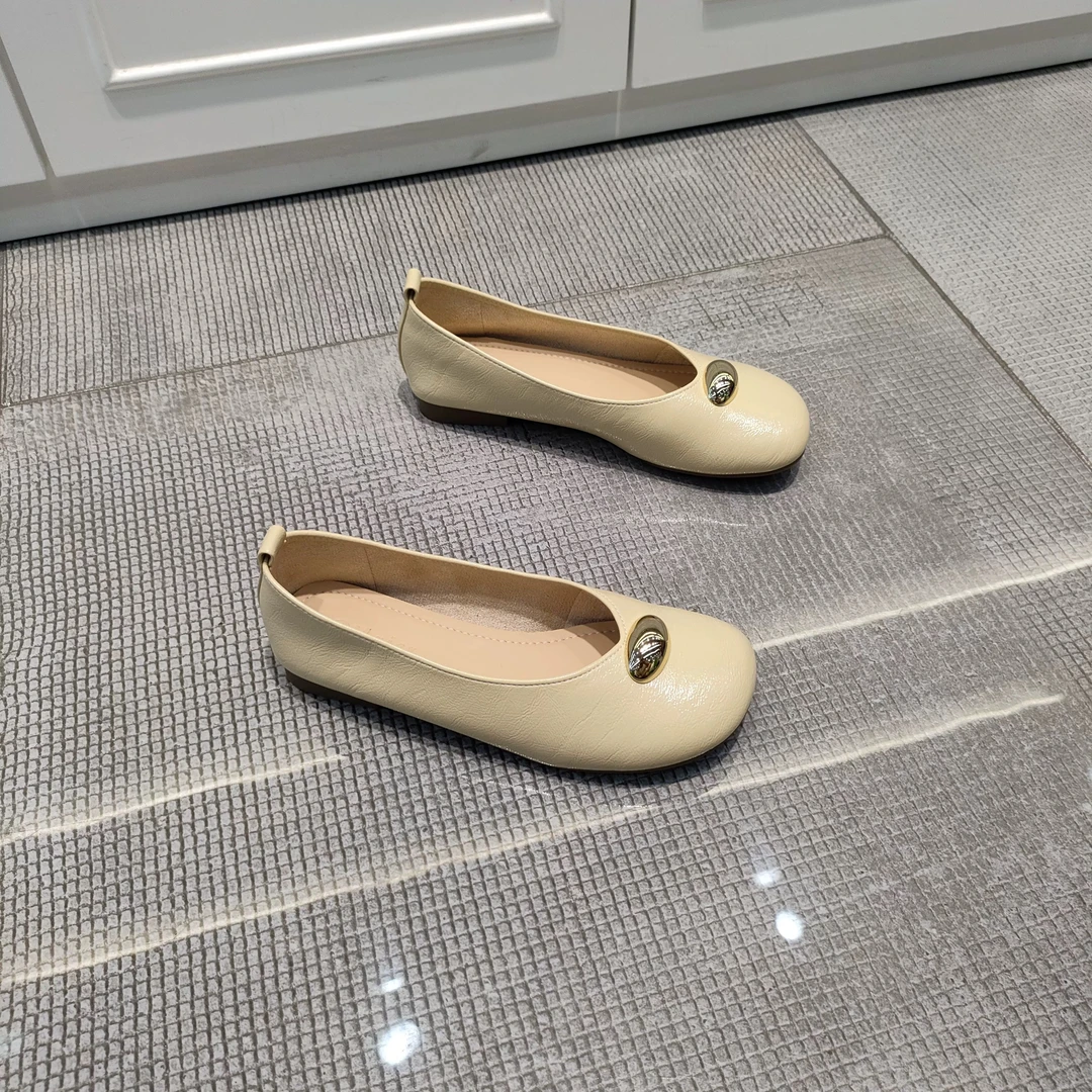 8013女士一脚蹬软底小皮鞋