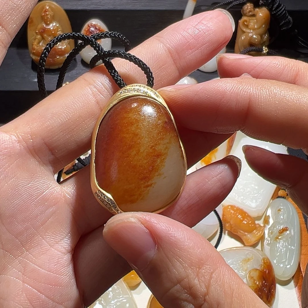 和田玉未镶嵌手机链我****?