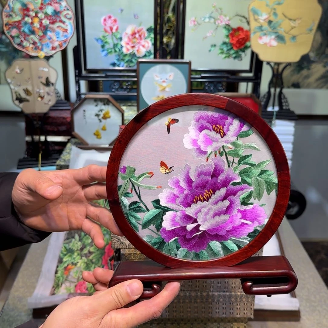 刺绣刺绣工艺精湛