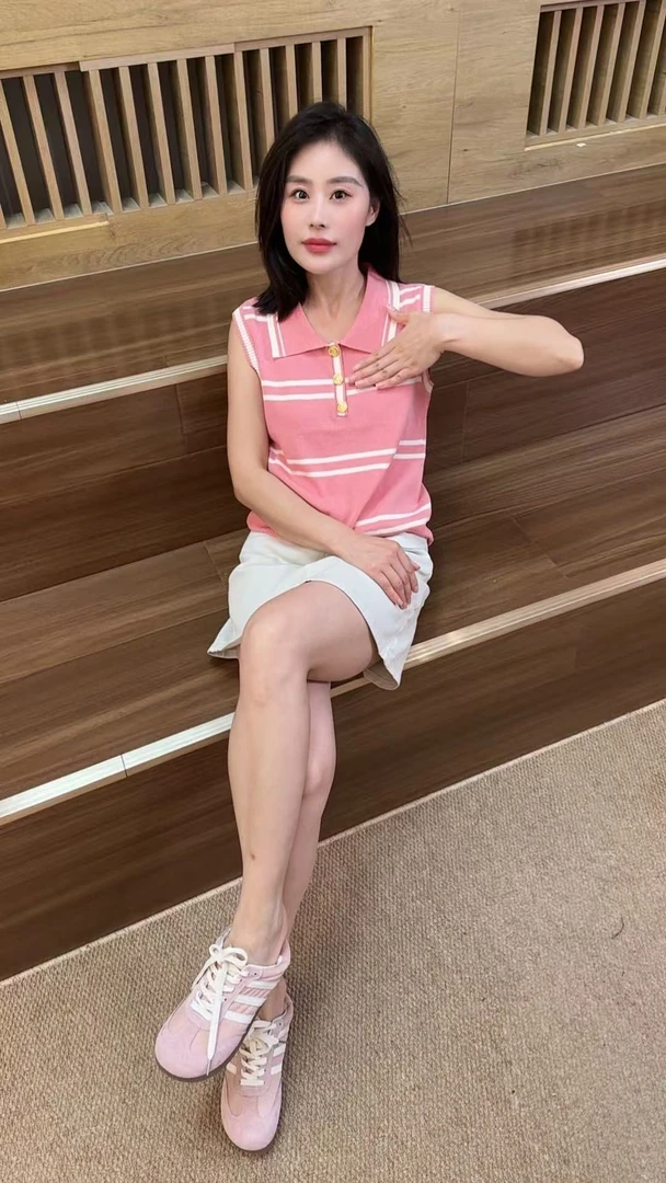 Miss huo 翻领针织背心 A 粉色 23681